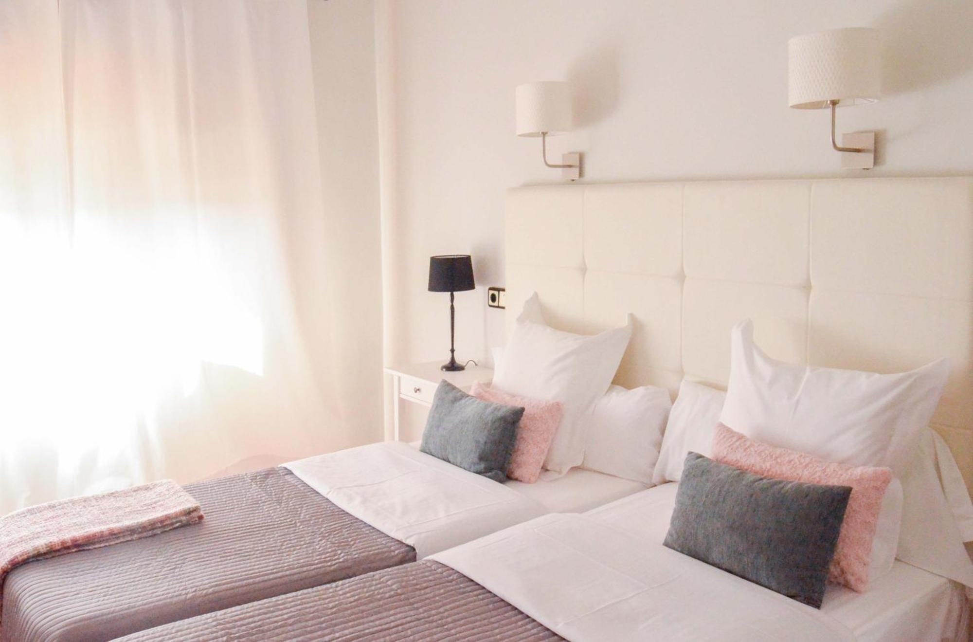 Hostal Carlos V Puebla de Sanabria Kültér fotó