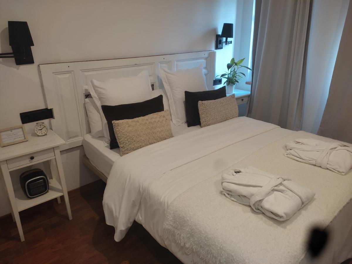 Hostal Carlos V Puebla de Sanabria Kültér fotó