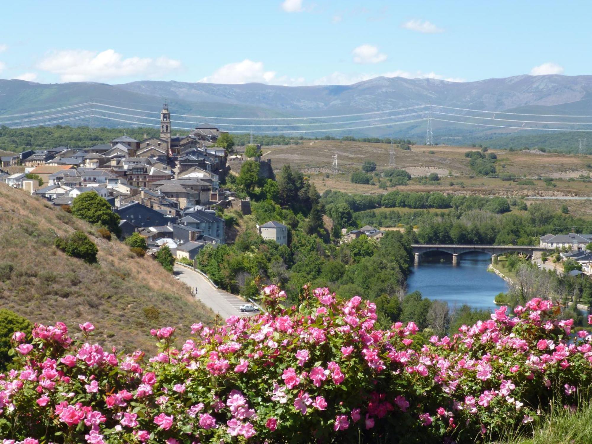 Hostal Carlos V Puebla de Sanabria Kültér fotó